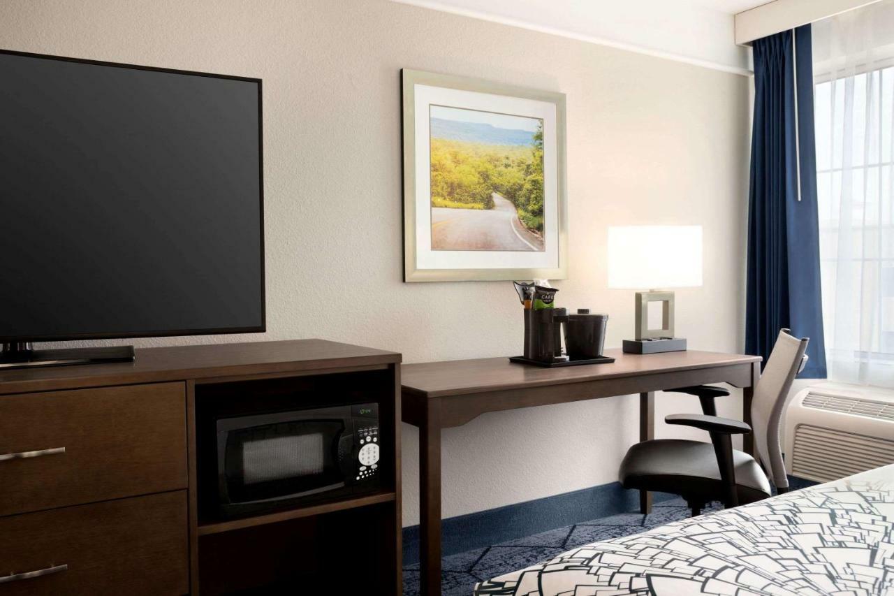 רפיד סיטי La Quinta Inn And Suites By Wyndham At Watiki Waterpark מראה חיצוני תמונה
